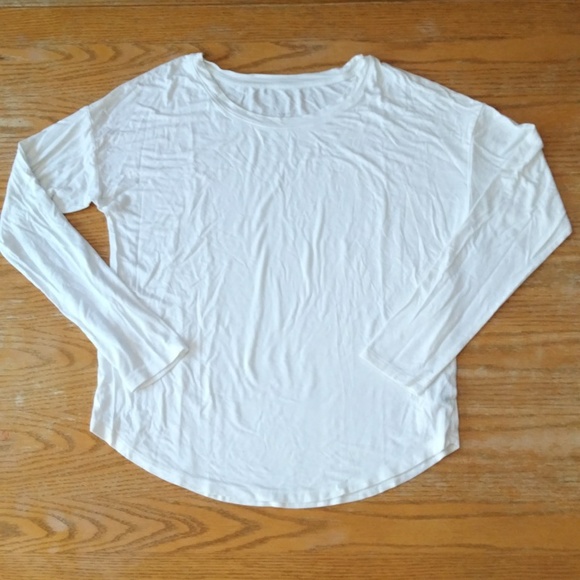 Basic White Long Sleeve Shirt - Picture 1 of 1